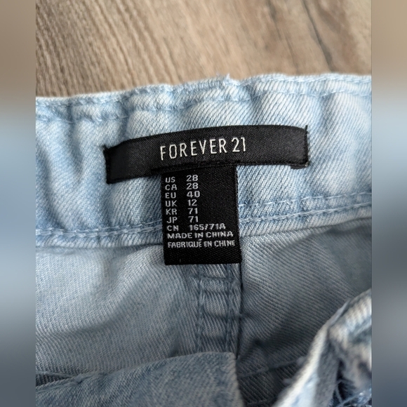 Forever 21 Denim Shorts Size 28 - Picture 2 of 4